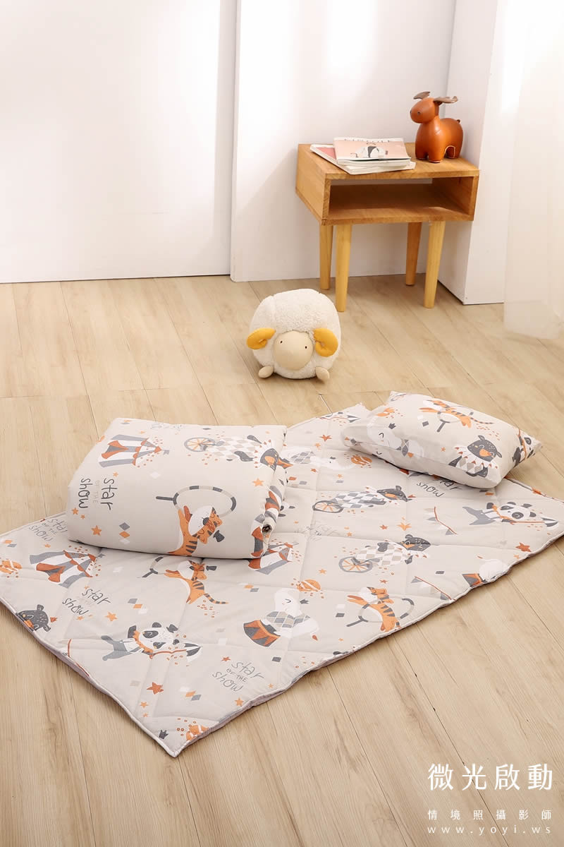 兒童寢具攝影｜童趣圖騰防踢被模特兒熟睡情境攝影｜冠益 27