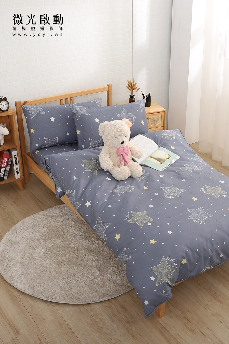 夏季寢具攝影｜藍色童趣圖騰單人床包與涼蓆情境攝影｜宜立固才 23