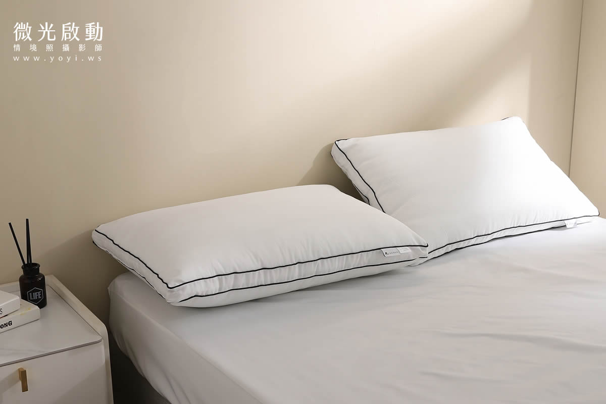 寢具配件商品攝影｜純白機能枕頭與保潔墊明亮情境攝影｜雲威國際 29