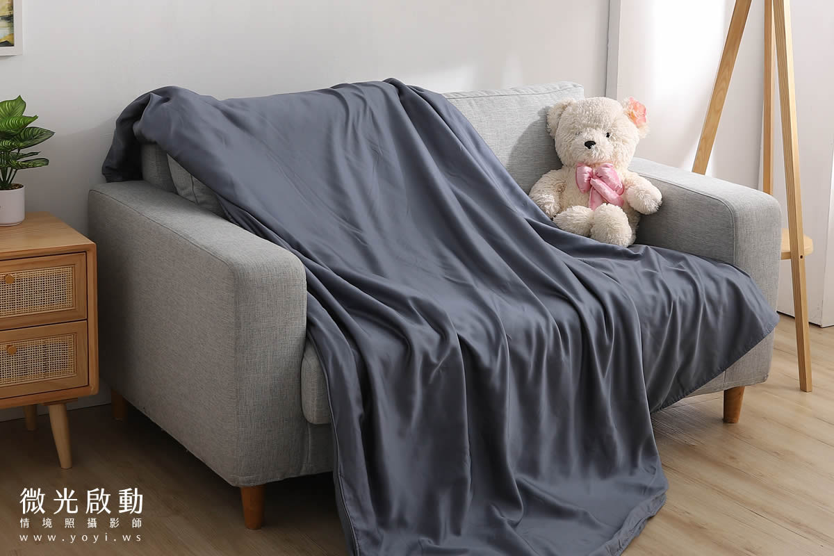 寢具配件攝影｜灰色質感沙發毯保暖情境攝影｜瑞益寢具 9
