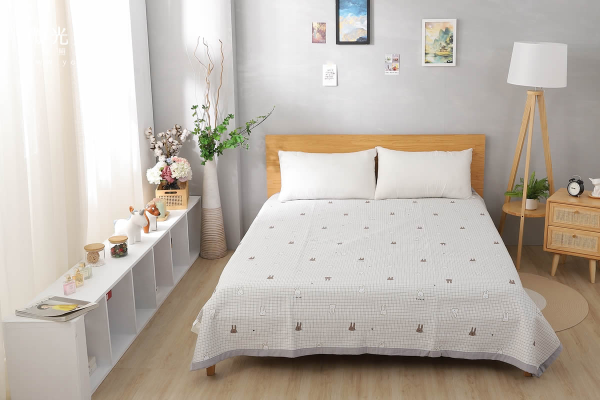 寢具商品攝影｜清新白底碎花雙人床包組情境攝影｜傑昱 99