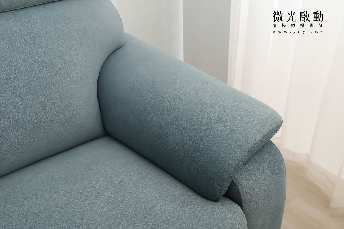 家具商品攝影｜北歐風藍色質感布沙發客廳情境攝影 17