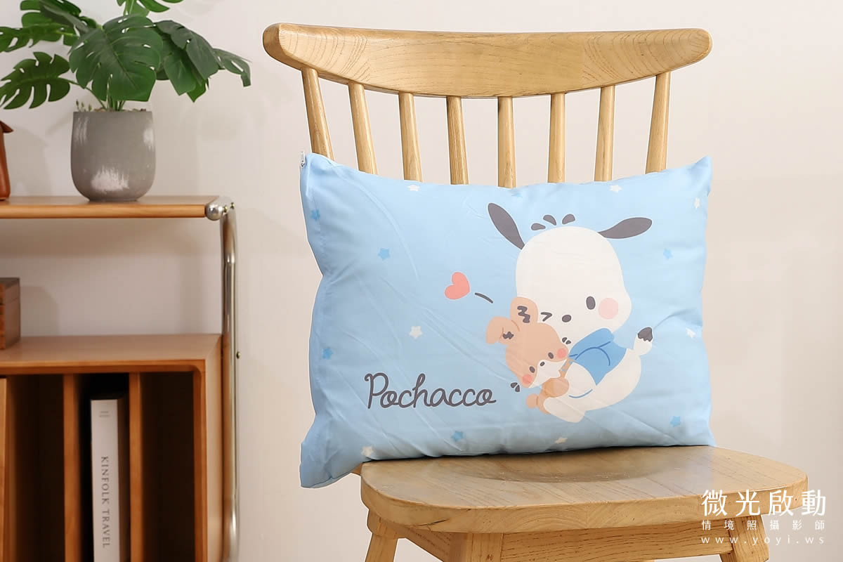 卡通聯名抱枕攝影｜Hello Kitty 粉色花卉藝術風格抱枕情境攝影｜床的嫁紗 21