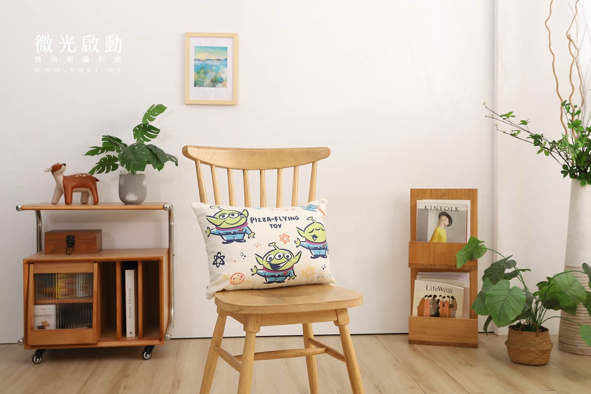 卡通聯名抱枕攝影｜Hello Kitty 粉色花卉藝術風格抱枕情境攝影｜床的嫁紗 29