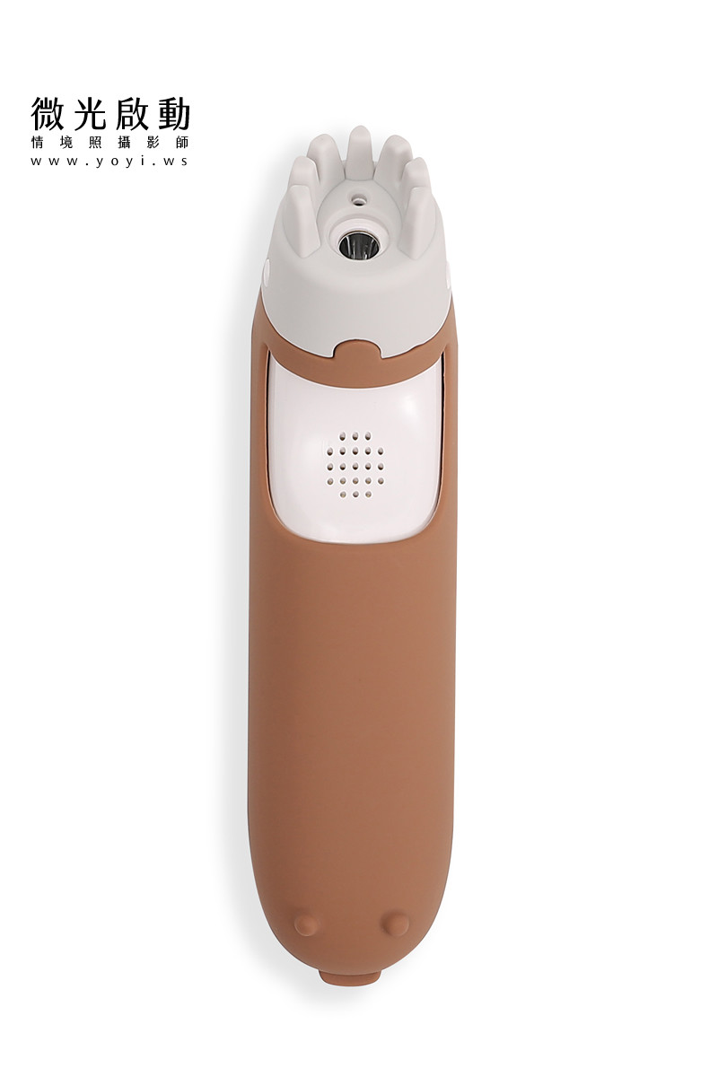 寵物用品攝影｜智能體溫按摩梳與貓咪互動情境攝影｜風全球股份有限公司 3