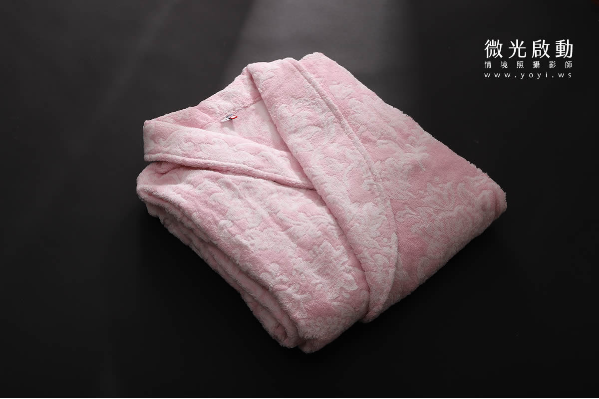 浴袍毛巾商品攝影｜深灰色質感居家沐浴服飾去背攝影｜星紅織品 1