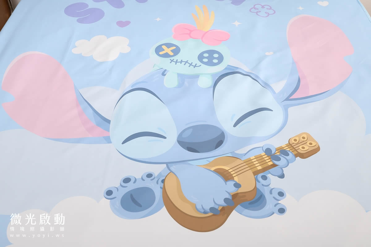 卡通聯名寢具攝影｜史迪奇圖騰藍色床包組情境攝影｜商家名稱 7