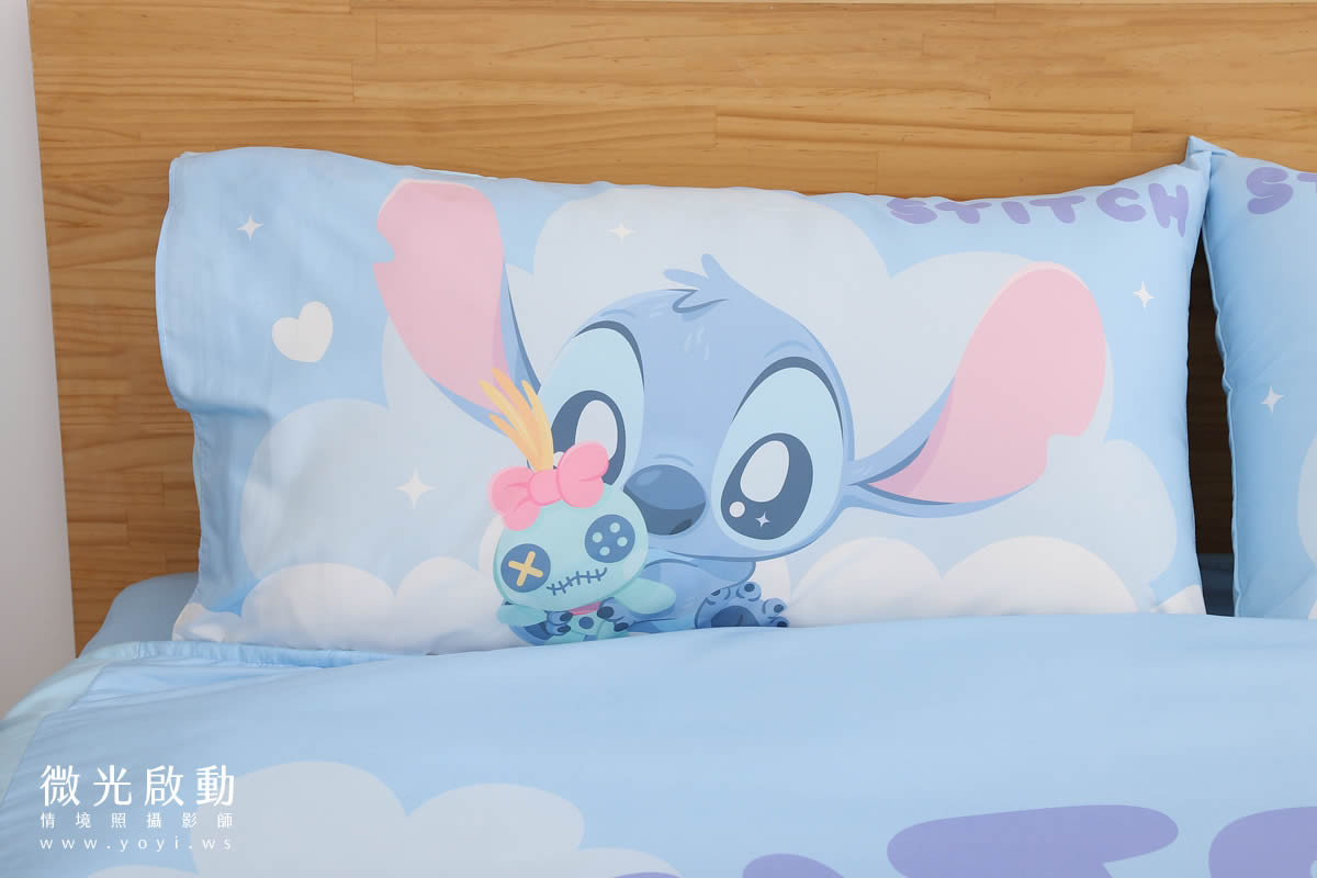 卡通聯名寢具攝影｜史迪奇圖騰藍色床包組情境攝影｜商家名稱 17