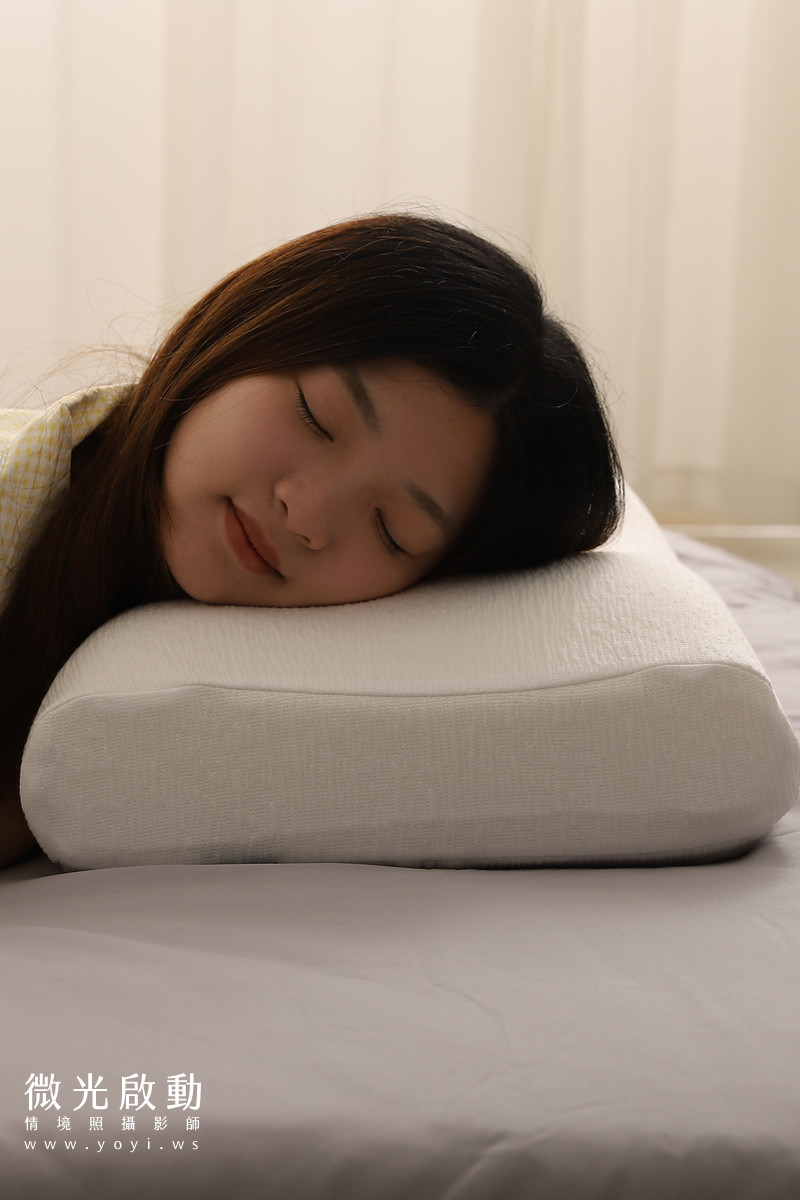 單人床寢具攝影｜藍灰條紋床包組慵懶居家情境攝影 57