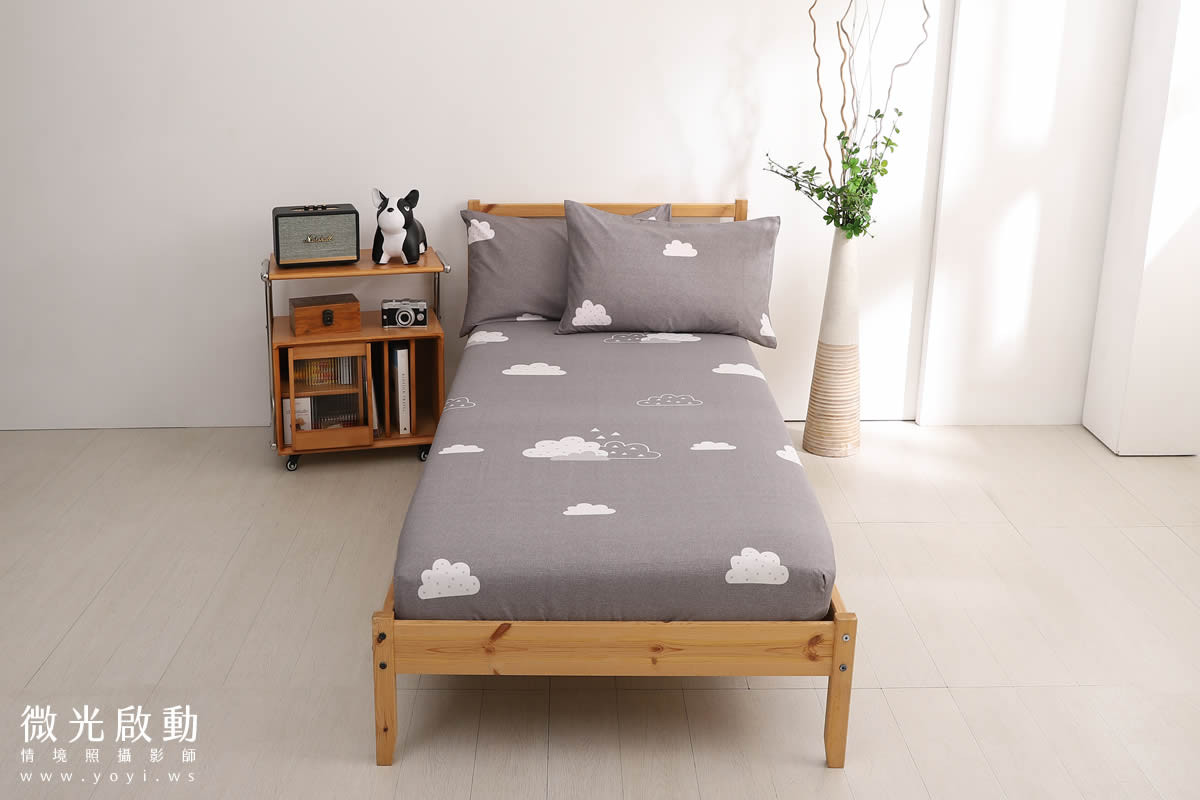 居家寢具情境攝影，展示溫馨舒適的臥室氛圍