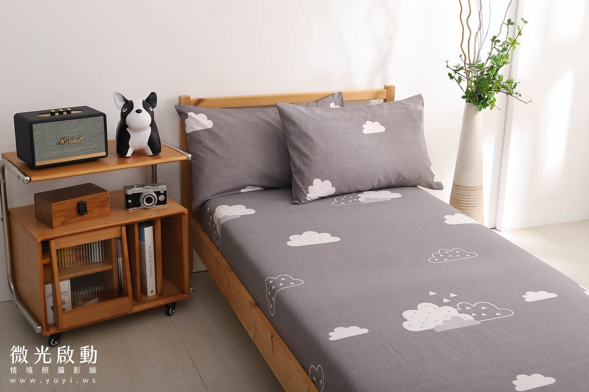 寢具品牌形象照，呈現簡潔現代的風格