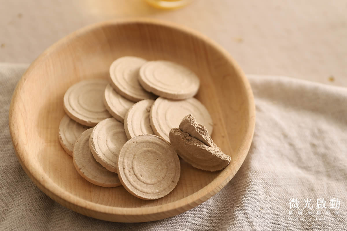 美食商品攝影｜模特兒品嚐手工餅乾明亮情境攝影 51