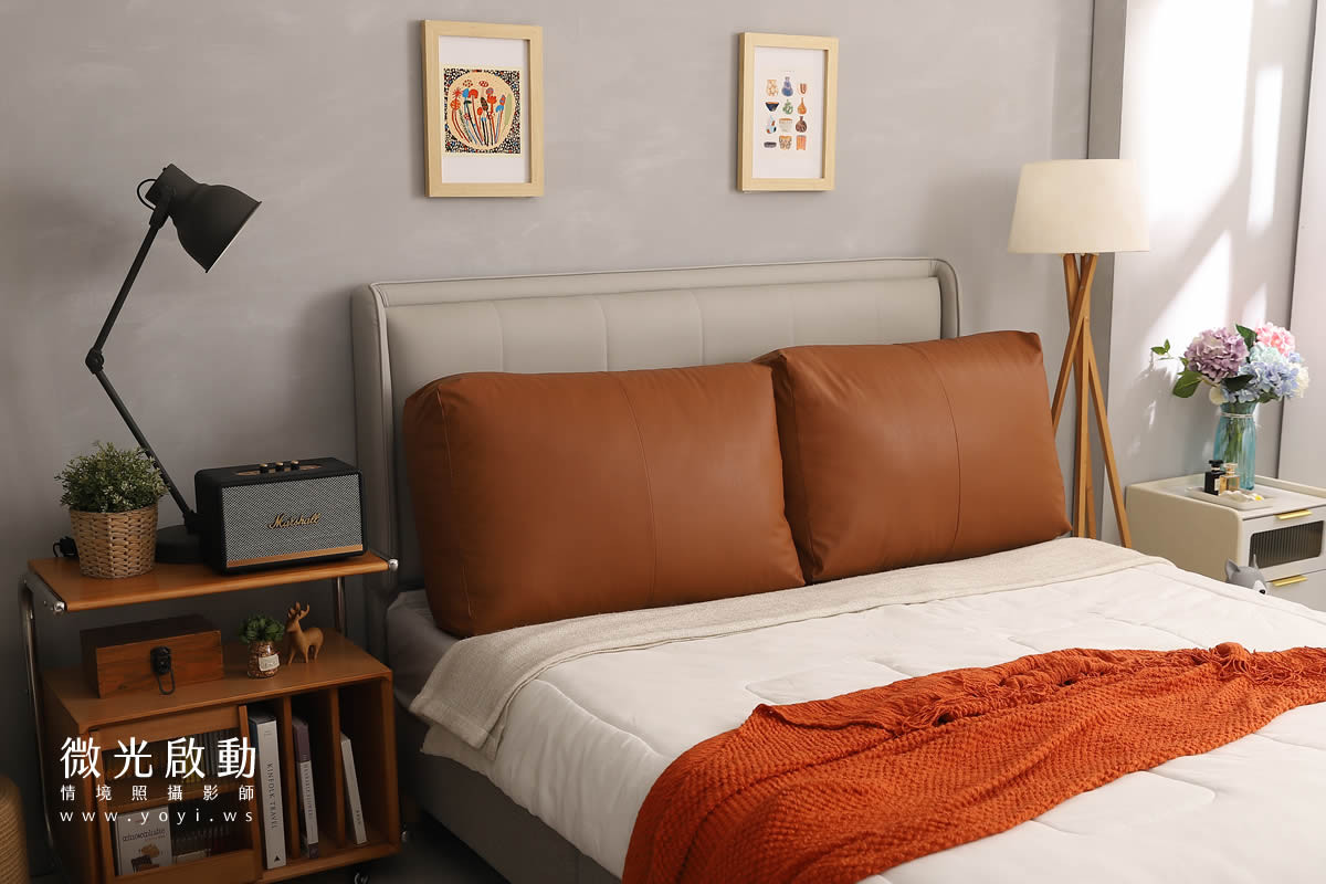 寢具商品攝影｜暖橘色調雙人床組與靠枕情境攝影 7