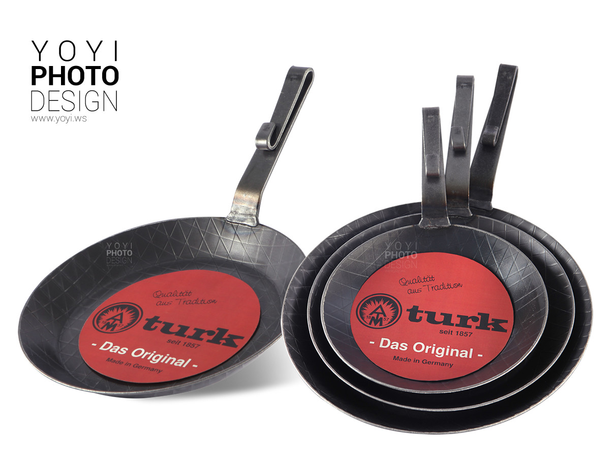 德國Turk鑄鐵鍋攝影，展現鍛造鐵鍋的金屬紋理與質感