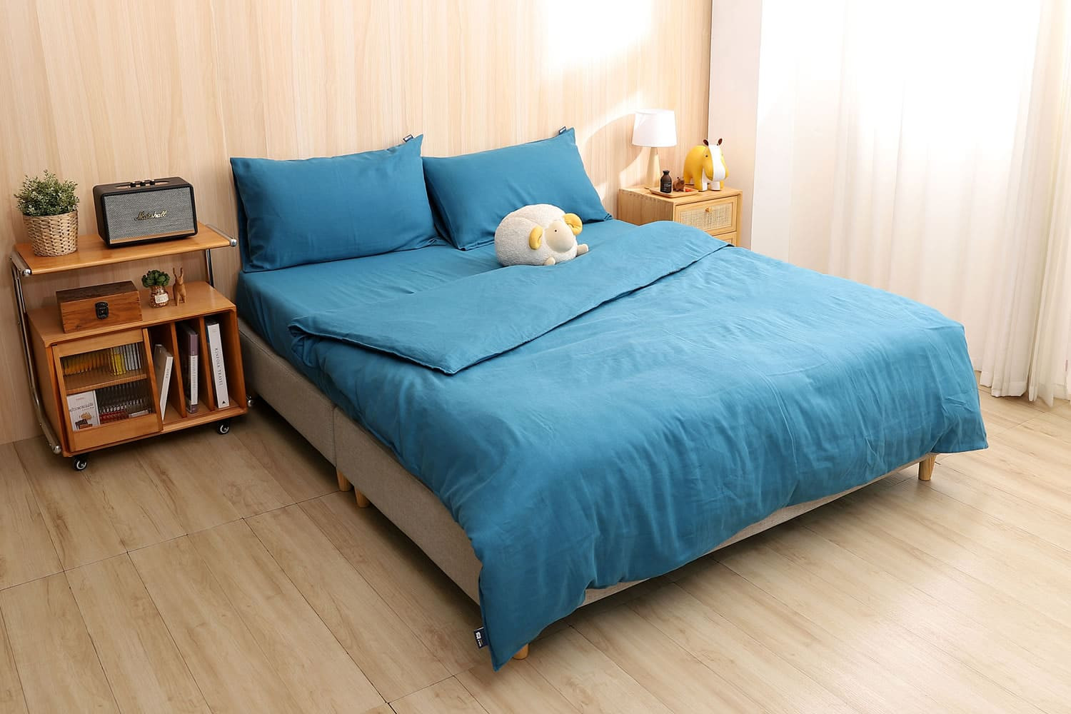 優奕數位科技商業攝影作品 - 質感深藍色寢具與床包組電商商品照