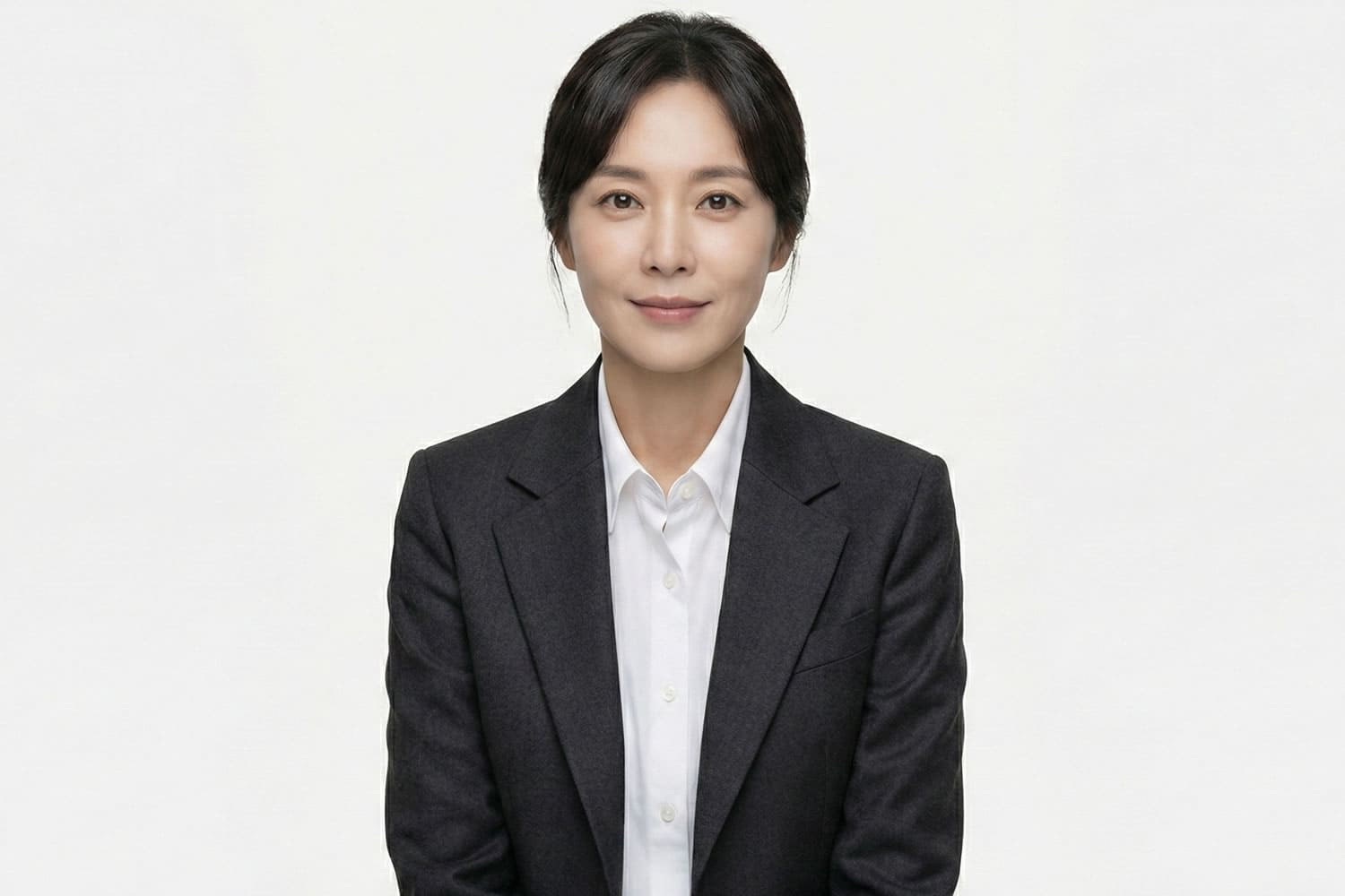 優奕數位科技商業攝影作品 - 專業女性經理人與企業主管人物形象照