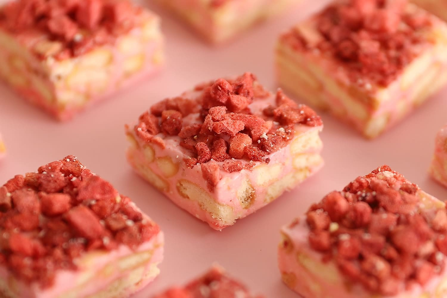 優奕數位科技商業攝影作品 - 誘人草莓雪Q餅與精緻甜點美食攝影照